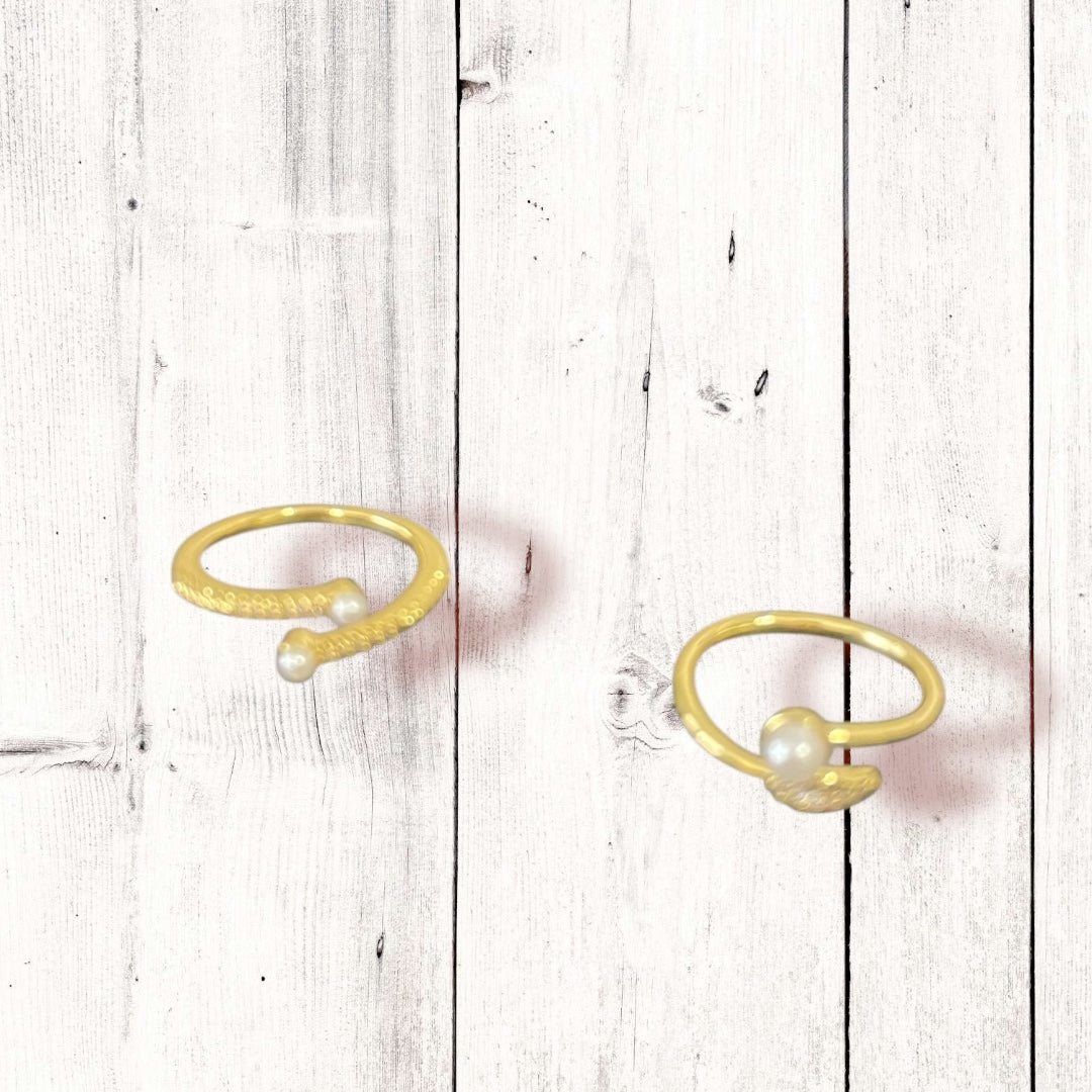 Perlita Adjustable Ring