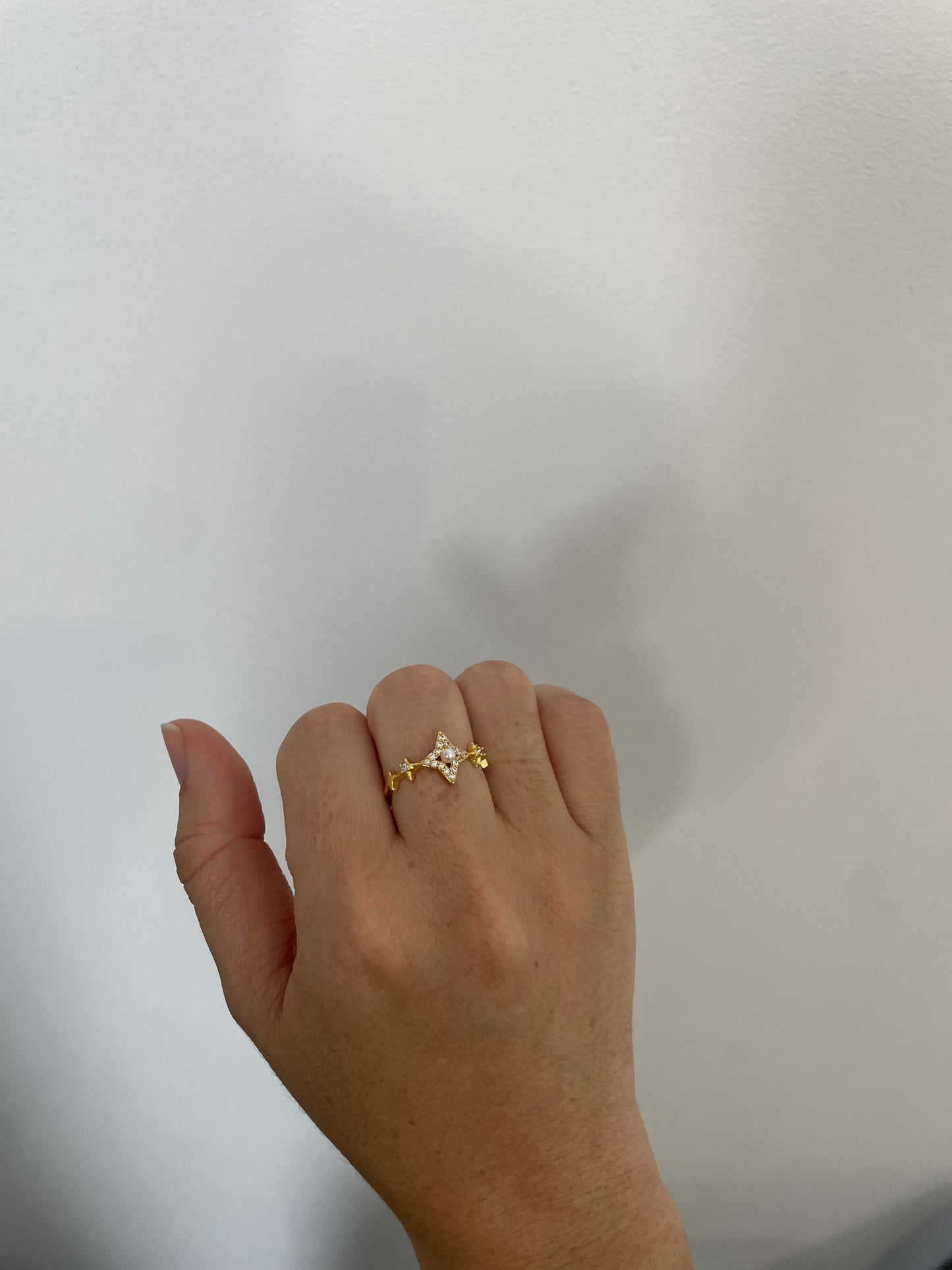 Delicada Adjustable Ring